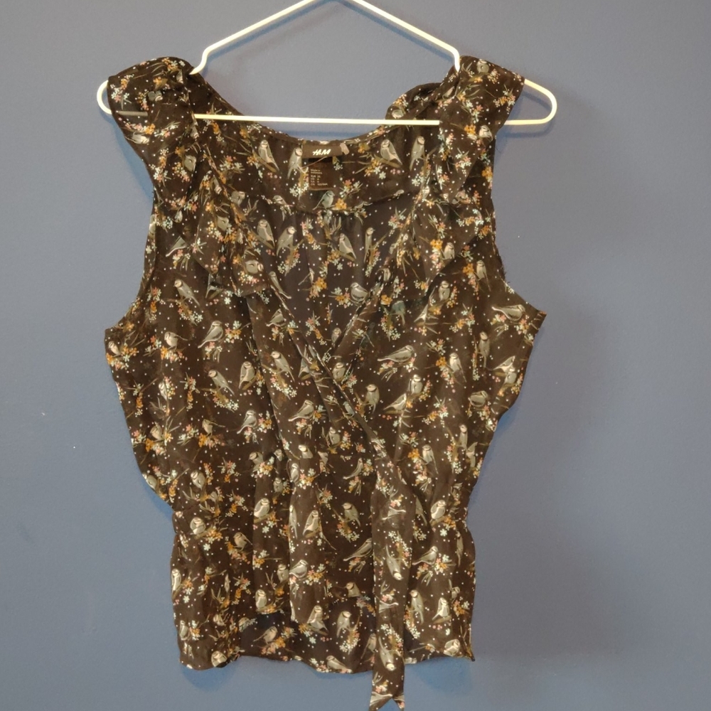 3/ $25 Cute blouse